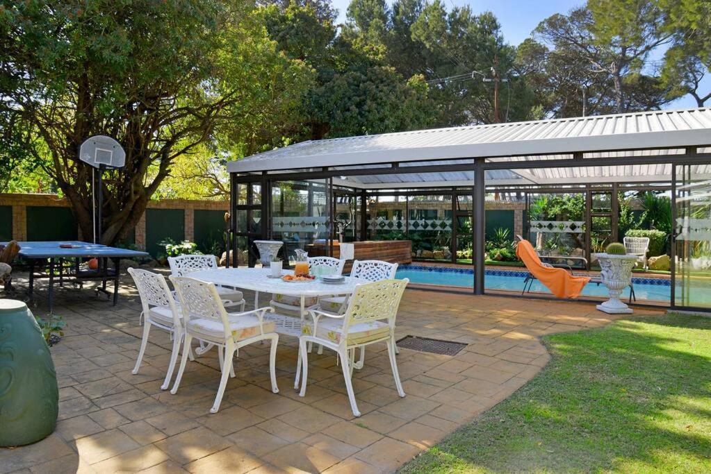 קייפטאון Mawethu Peaceful Garden With Covered Pool And Braai Area מראה חיצוני תמונה