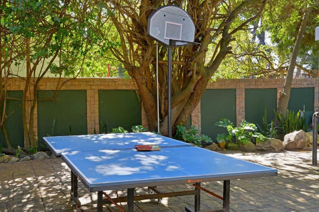 קייפטאון Mawethu Peaceful Garden With Covered Pool And Braai Area מראה חיצוני תמונה