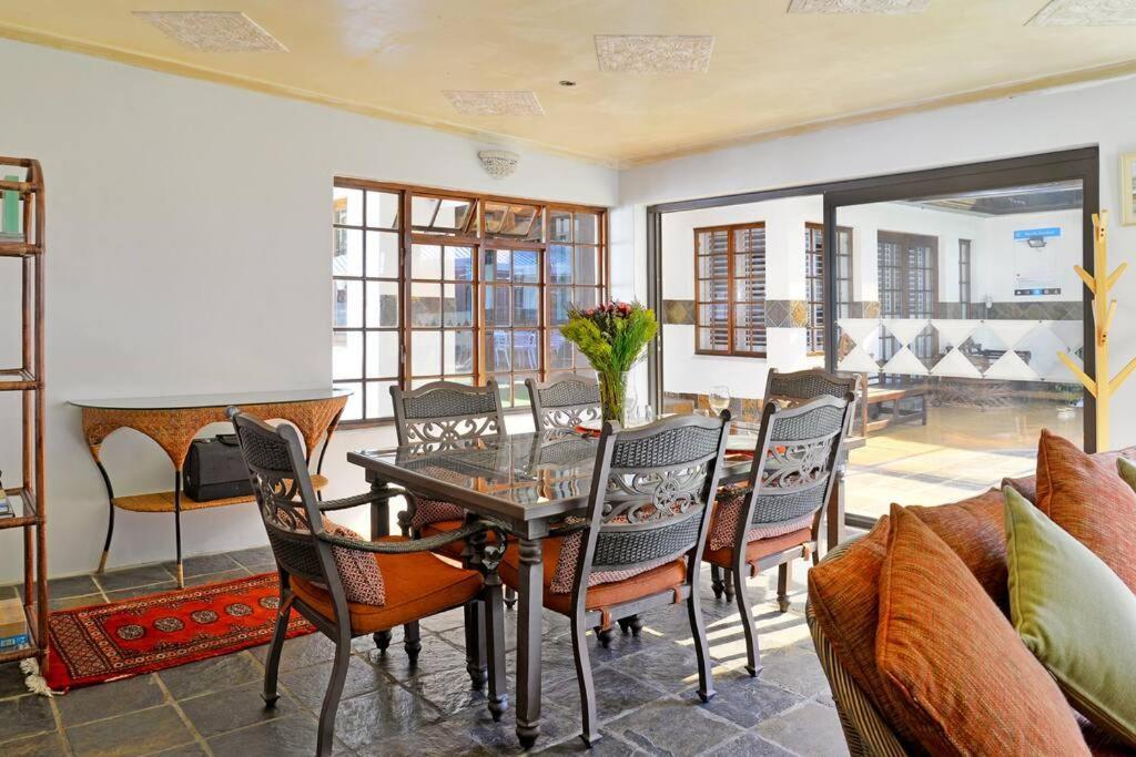 קייפטאון Mawethu Peaceful Garden With Covered Pool And Braai Area מראה חיצוני תמונה